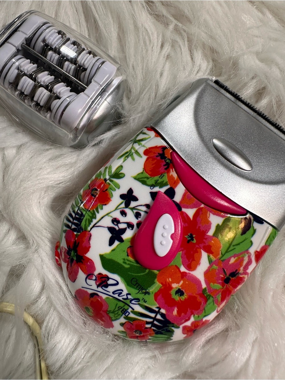 Emjoi • E - Rase E60 Floral Electric Epilator and Razor